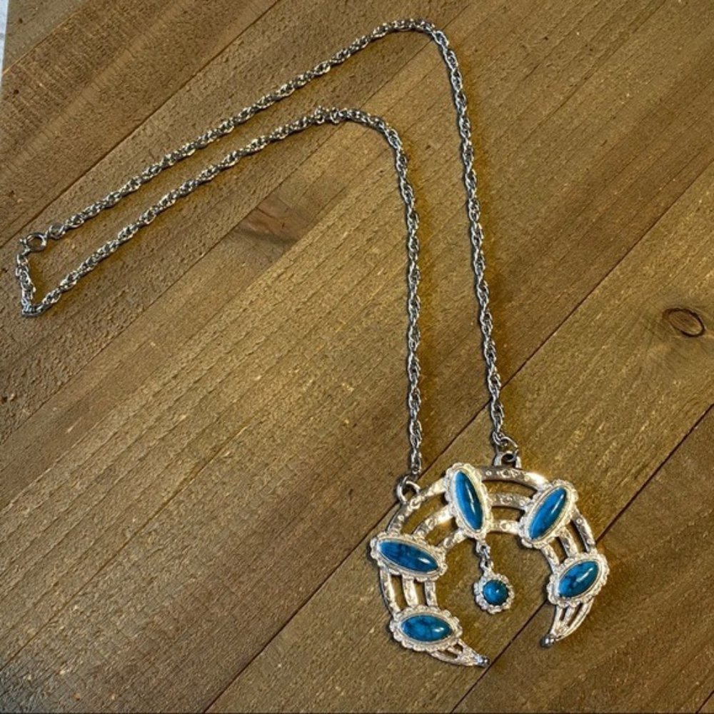 Silver‎ Toned Turquoise Necklace